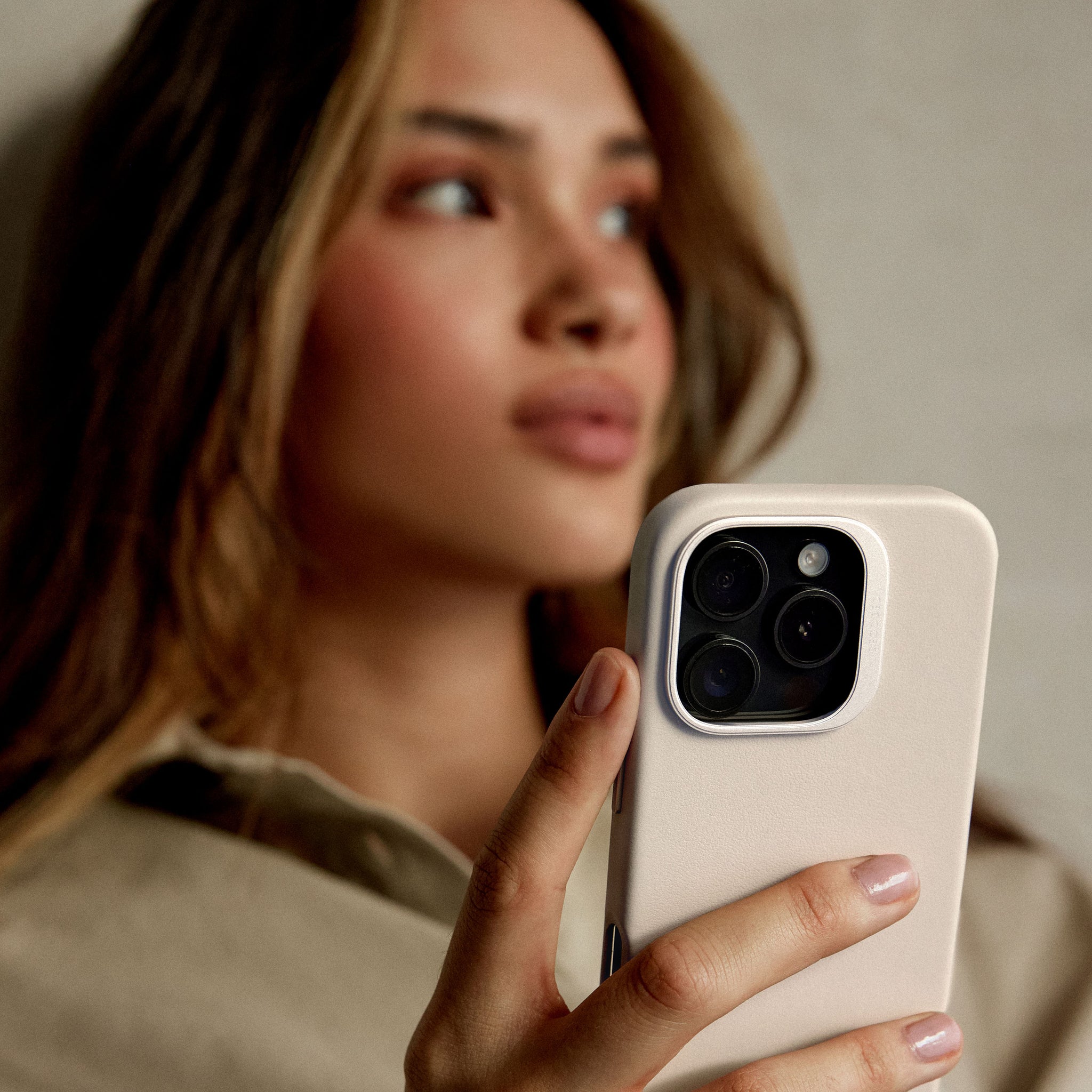 Leather Case iPhone 16 Pro - Clay Beige - DECODED – Decoded