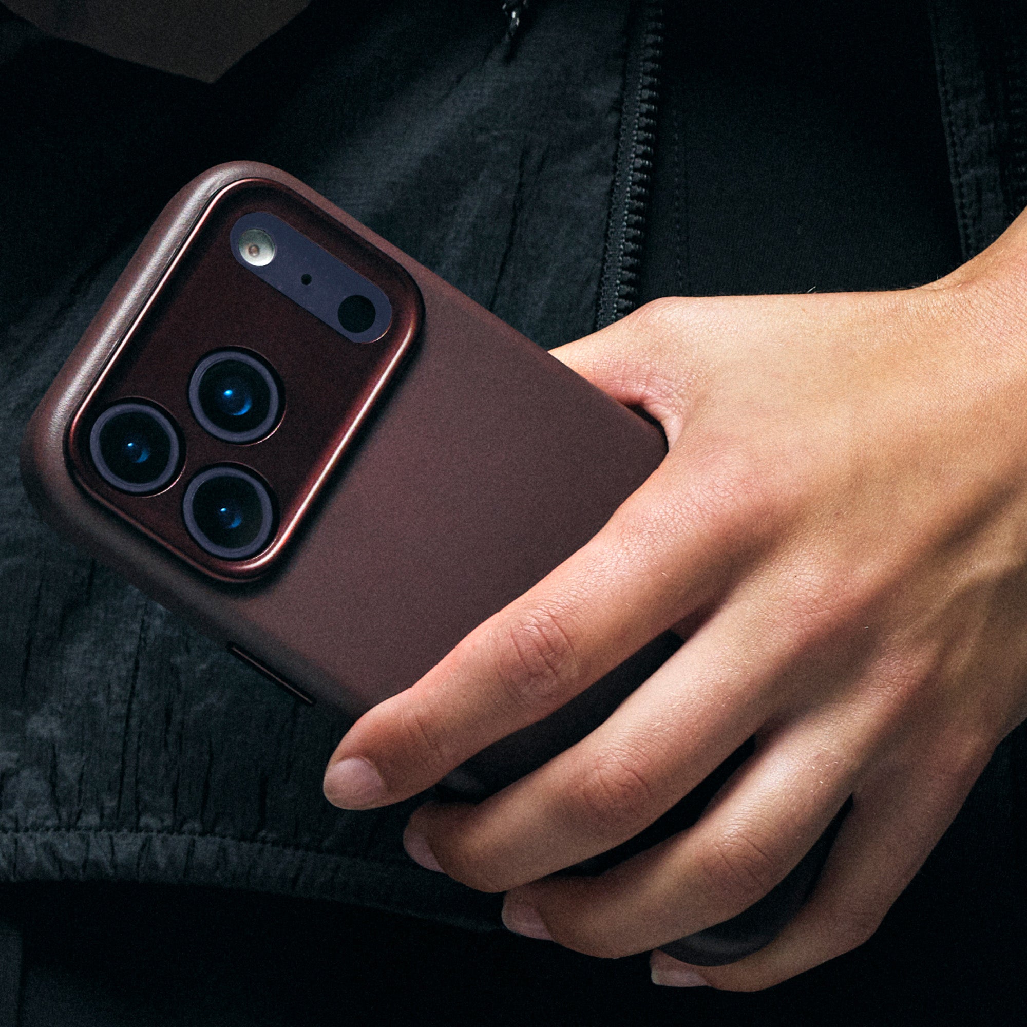 Leather Case | Chocolate Brown | iPhone 17 Pro Max | D26IPO17PMBC1CN Leather Case | Chocolate Brown | iPhone 17 Pro Max | D26IPO17PMBC1CN