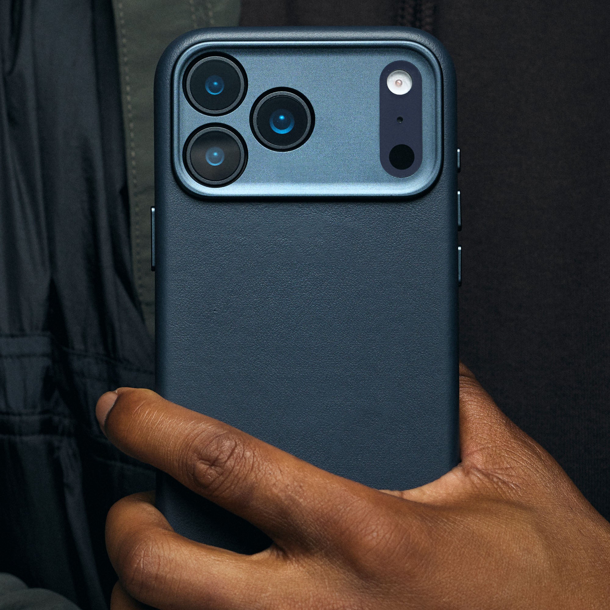 Leather Detachable Wallet Case | Navy Shadow | iPhone 17 Pro Max