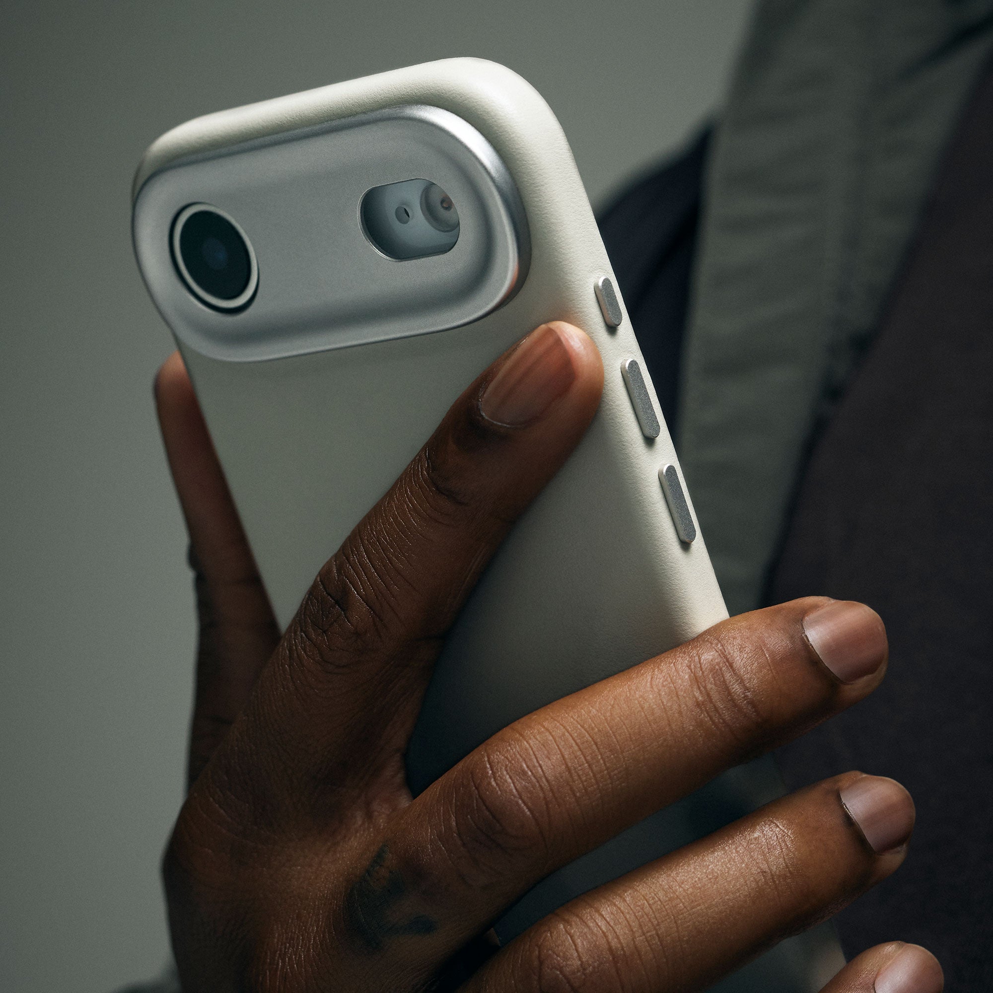 Leather Case iPhone 17 Air - Solid Clay - DECODED – Decoded