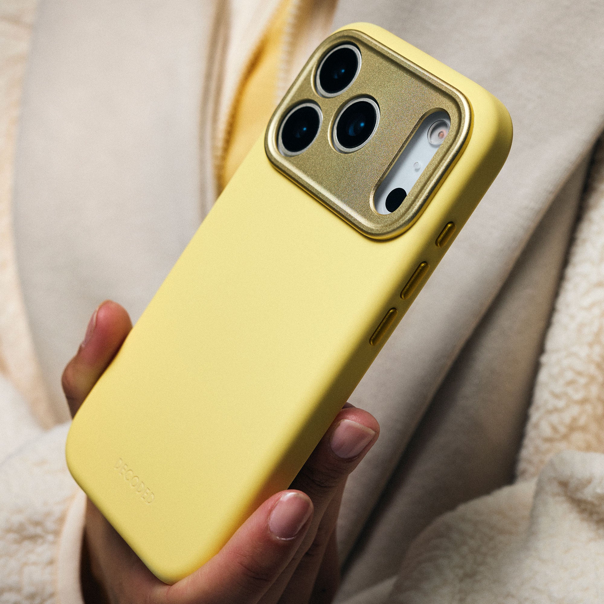 AntiMicrobial Silicone Case iPhone 17 Pro Max - Yuma Yellow